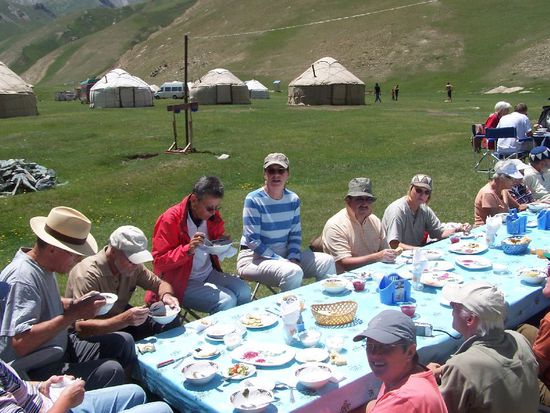 alle wieder mal beim Essen