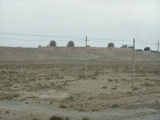 der erste Blick auf die Mauer - die Festungsanlage Jiayuguan