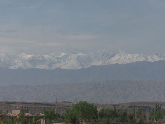 der Schnee auf den 5 500 m hohen Bergen