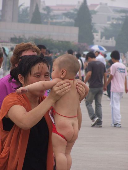 leichtbekleidet bei den Temperaturen und schnell entsorgt