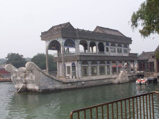 Das Marmorschiff im Sommerpalast