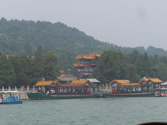 der Blick zurueck auf den Sommerpalast