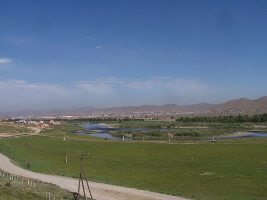 die Stadt Ulaanbaatar in Sicht