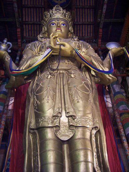 der Goldene Buddha 26 m hoch