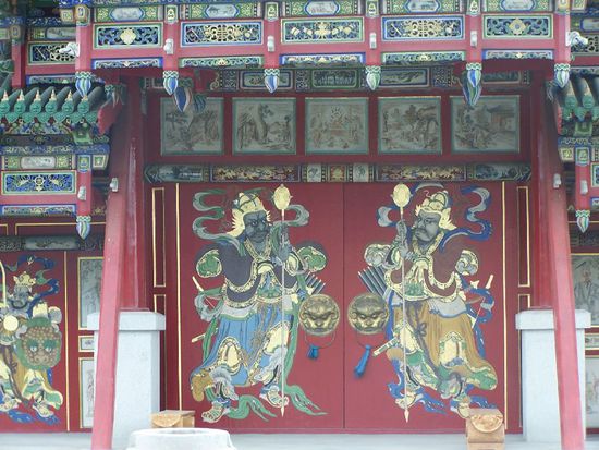 die Eingangstuer des Tempels (Winterpalast des letzten Khans)