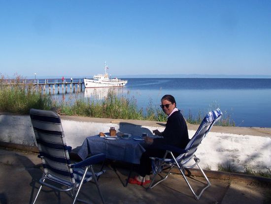 und morgendliches Fruehstueck