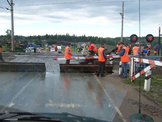 an diesem Bahnuebergang haben wir 4,5 Std. gewartet