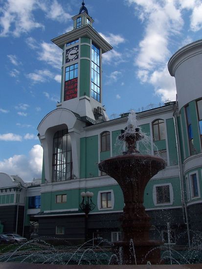 der andere Teil des Bahnshofs