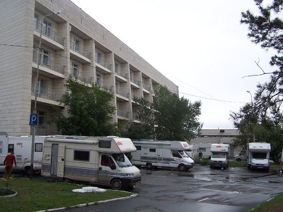 unser Stellplatz am Hotel Irtysch in Omsk
