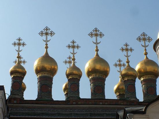 die goldenen Kuppeln im Kreml