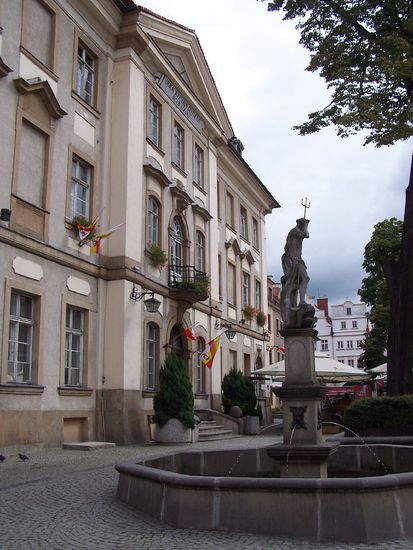Rathaus und Neptunbrunnen von Hirschberg