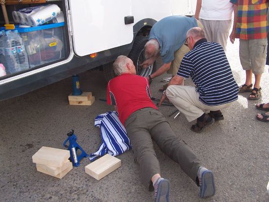 taetige Hilfe bei unserer Reifenpanne
