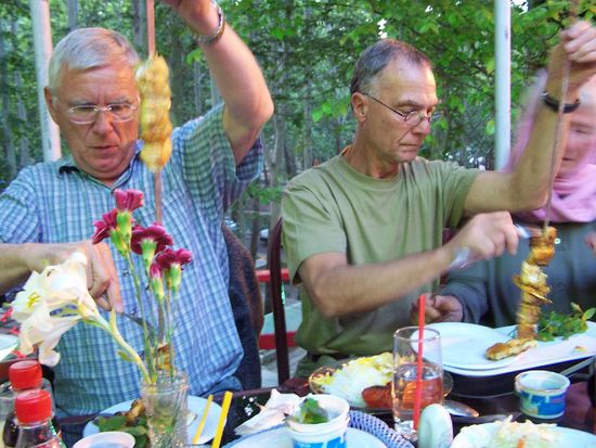 der Kampf mit dem Huehnerspiess