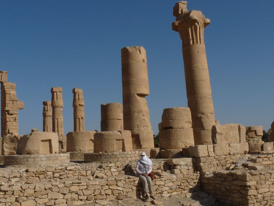 Sulb - Tempel des Amenotep III  und ich schütze mich vor den Millionen Fliegen