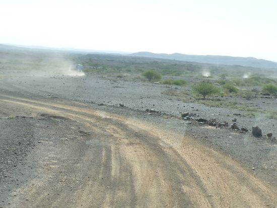 gemeinsam geht es weiter, jeder in seiner eigenen Staubwolke