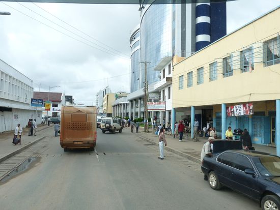 wir fahren in Mwanza ein