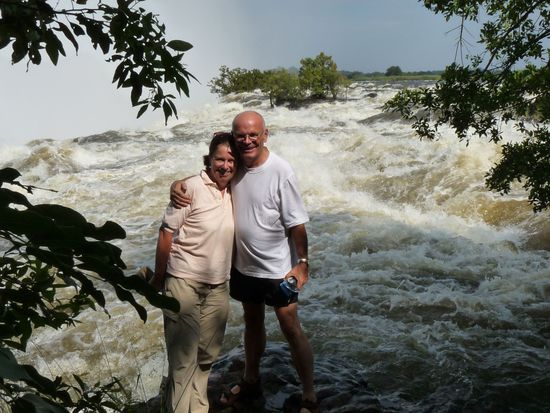 vor dem tosenden Wassern