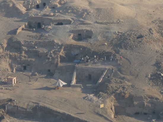 Ausgrabung eines Königsgrabes???? von oben gesehen