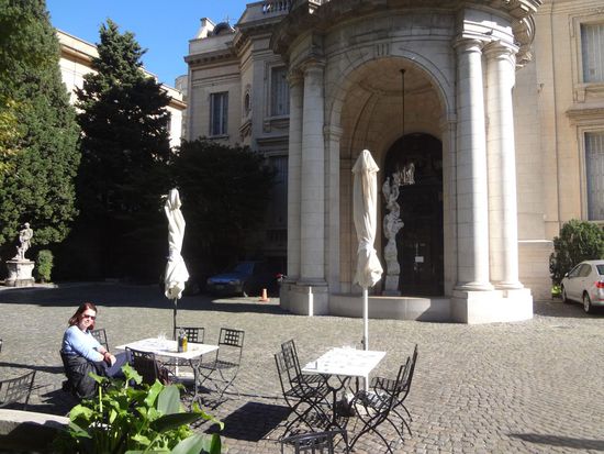 Mittagessen im Garten des Museums de  Arte Decorativo