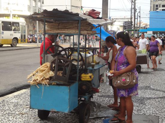 hier wird der Saft aus dem Zuckerrohr gepreßt