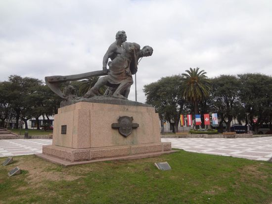 Ein Denkmal der Gründer der Stadt