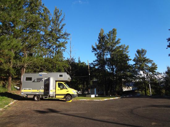 so schön standen wir am Thermalbad in Serra Negra