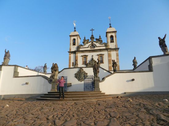 die Basilika mit ihrer Freitreppe und den 12 Aposteln von Aleijadinho 
1709 - 1757 erbaut
