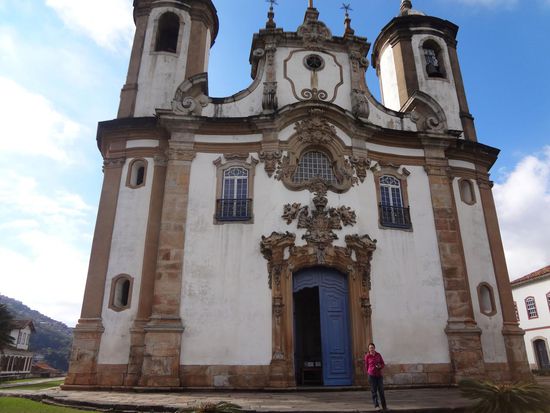 die Hauptkirche N.S. da Conceicao, auch hier in Ouro Preto sind viele Arbeiten von Aleijadinho zu bewundern. Das Portal aus Speckstein ist auch von ihm.