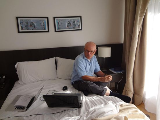 kurze Pause im Hotelzimmer