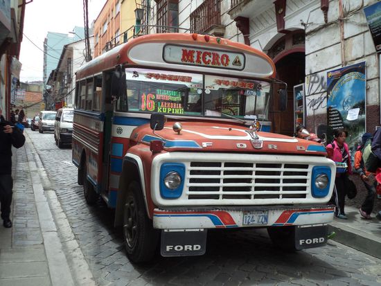 er verschafft sich Platz