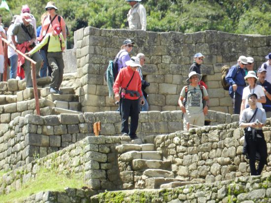 wir erkunden die Ruinen