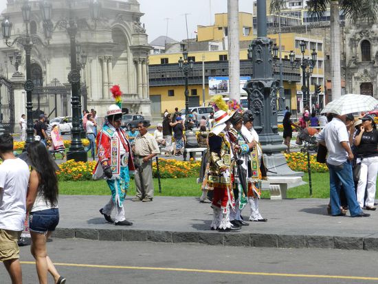 bunte Trachtengruppen