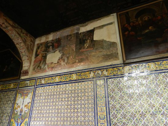 die Bilder und Fresken im Kreuzgang