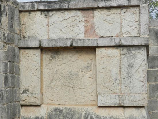 Und die Herzen werden von Jaguar und Adler zerrissen.