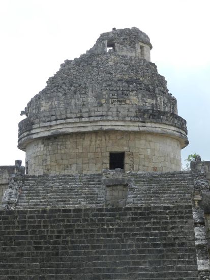 El Caracol wird dieses Observatorium , wegen seiner Wendeltreppe im Innern, genannt. Von hier aus verkündeten die Priester Termine für Rituale, Feierlichkeiten usw.
