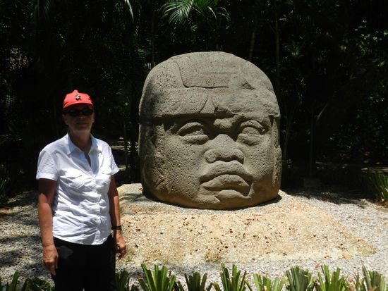 Noch ein Riesenkopf - nicht der mit der roten Mütze -