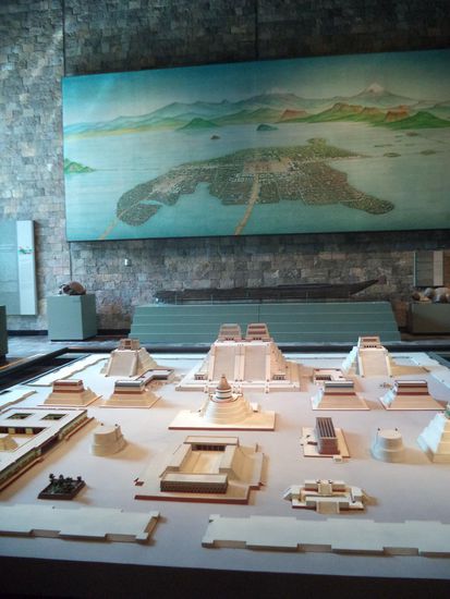 Das Modell der Stadt Tenochtitlán war zu sehen. Der See wurde zugeschüttet und darauf dann Mexico-Stadt gebaut. Bei Grabungen finden sich immer wieder Überreste der alten Stadt.