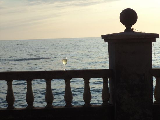 Das Glas Wein gehört heute zum Genuß dazu