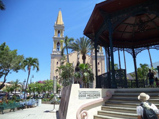 Dann gings zum Zócalo mit der Kirche