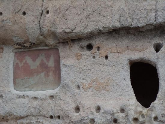 Ein kleiner Rest von Wandbemalungen ist noch zu erkennen