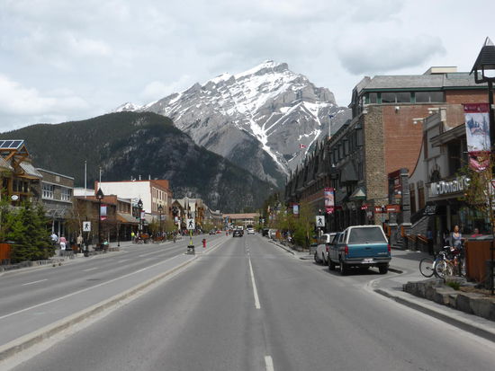 Es sind einige Touristen in Banff und wir haben auch Deutsch gehört. Vor allem im Starbucks.