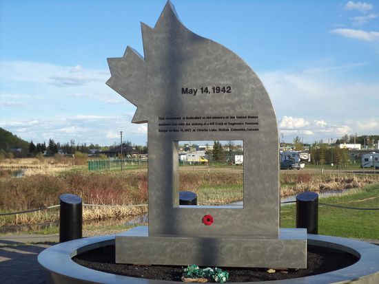 Direkt am Platz gibt es ein Mahnmal für hier ertrunkene Amerikaner.  Bis hierhin sind wir den 36.000 km gefahren.