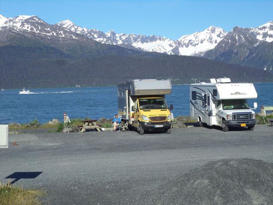 unser Stellplatz in Seward direkt am Fjord