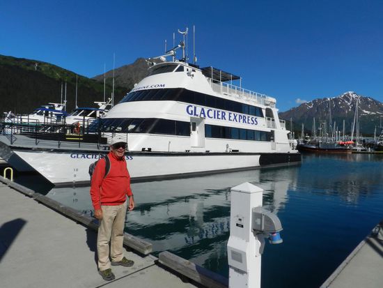 unser Schiff - Um 11 Uhr ist Boarding und wir gehen an Bord des Glacier - Express. Wir haben einen reservierten Tisch.
