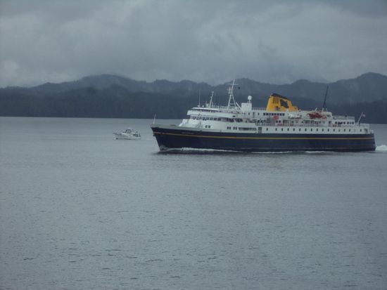 ein Schwesterschiff begegnet uns