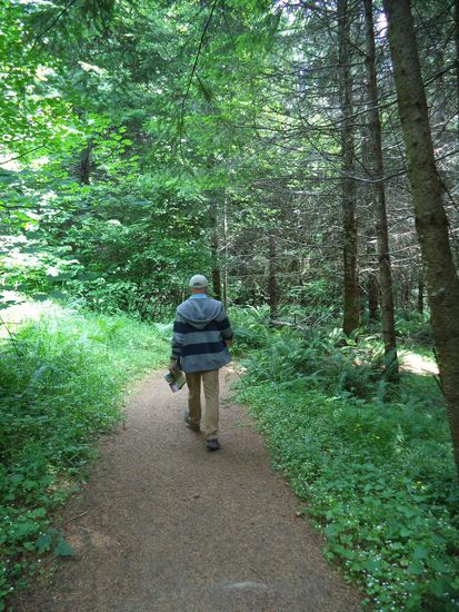 Achim mit der 
Wanderkarte.