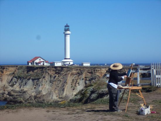 Dann kommen wir zum Leuchtturm von Point Arena. Der liegt weit draußen am Ufer.  Ich glaube van Gogh ist das nicht