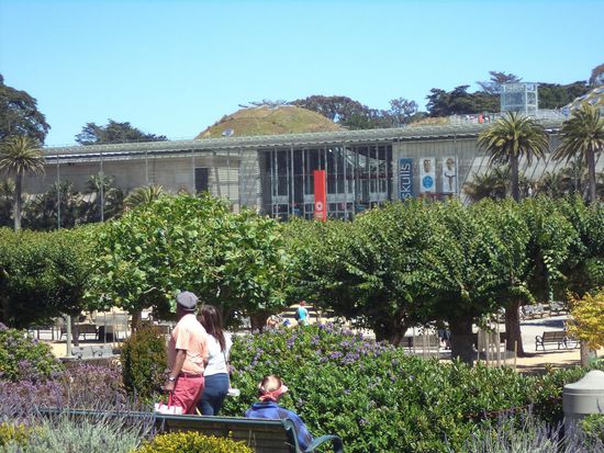 Dann sind wir noch rüber zum Umweltmuseum, dort ließ man aber keinen mehr rein. 
Nach diesem Besuch sind wir dann zum Campingplatz am Candlestick Park gefahren. Hier werden wir 2 - 3 Tage stehen bleiben.