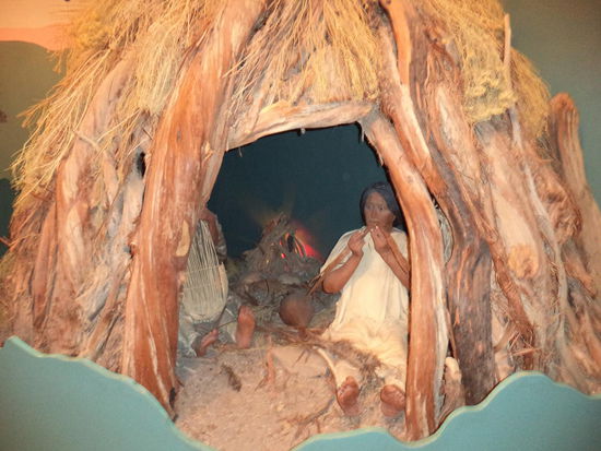 So lebten die Indianer in ihren Hütten.