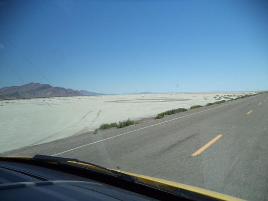 wir fahren am Salzsee entlang